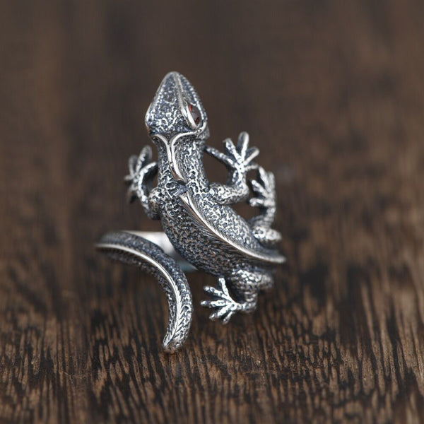 Silver-Style Vintage Bold Red-Eyed Lizard Ring